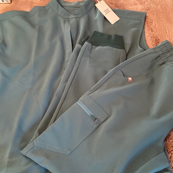 Figs Other - NWT figs scrub set XS